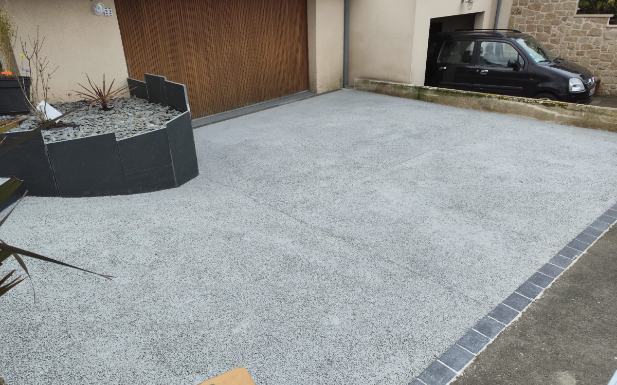 Ralisation Entre de maison en bton decoratif cre le 23/05/2024
