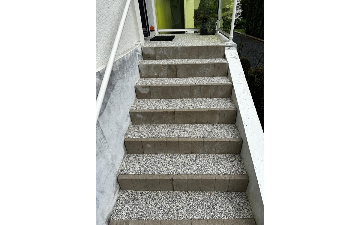 Conception Entre de maison en bordures haute couture et Hydrostar  BEAURINVILLE ralise le 04/06/2024