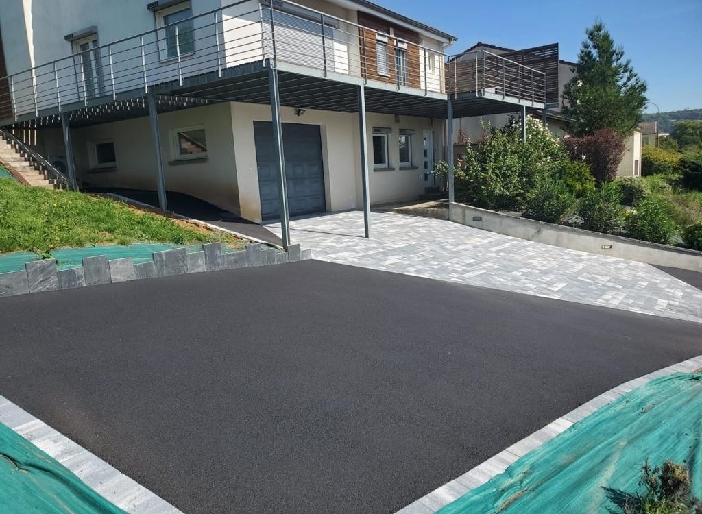 Cration Entre de maison en enrob  chaud et Pav la couture conue le 11/07/2024