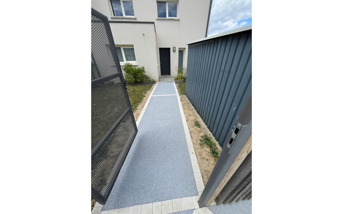 Ralisation Entre de maison en bton decoratif et Pav la couture  Cholet cre le 13/03/2024