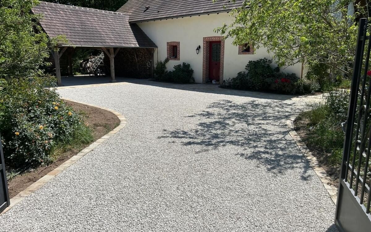 Ralisation Entre de maison en  Alvostar et pavage  La Fert Saint-Aubin cre le 28/04/2025