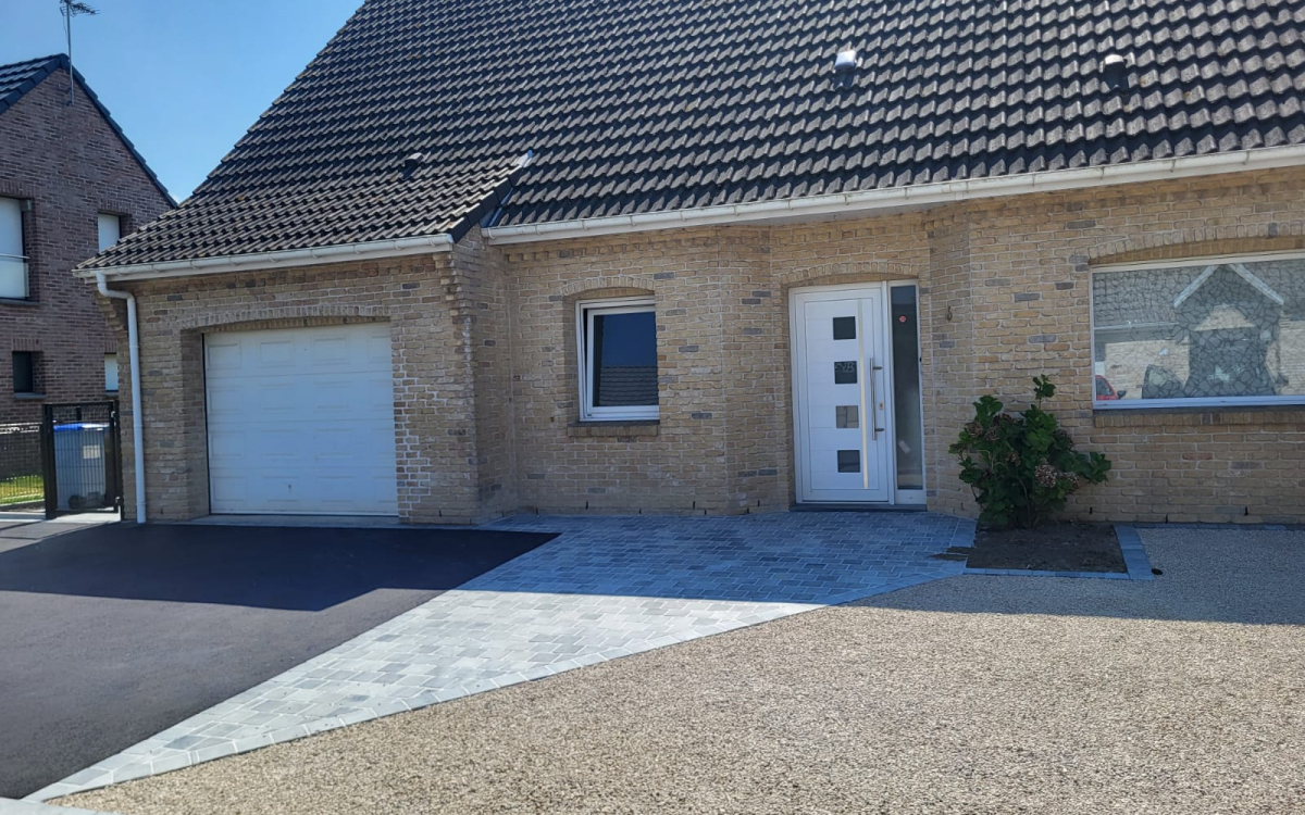 Conception Entre de maison en Alvostar, dallage  pavage et enrob  chaud  TETEGHEM ralise le 06/05/2025