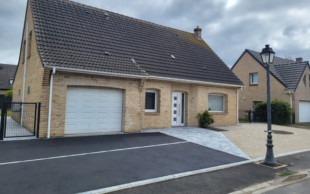Conception Entre de maison en Alvostar, dallage  pavage et enrob  chaud  TETEGHEM ralise le 06/05/2025