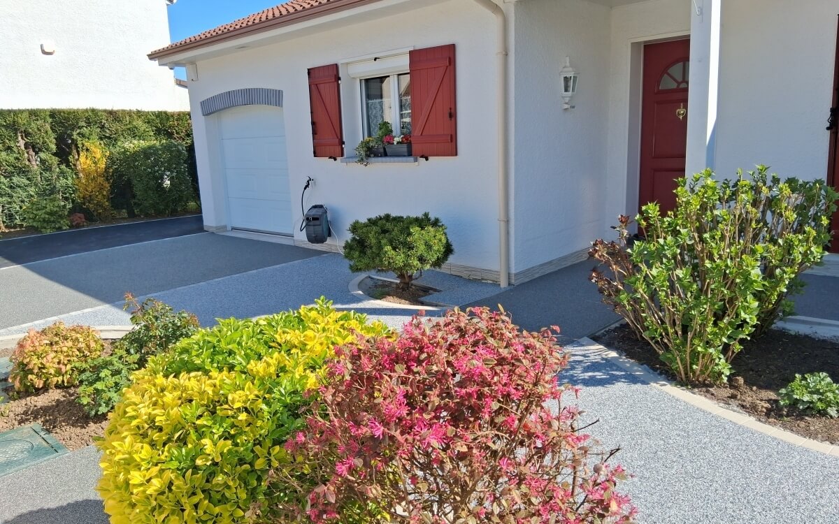 Ralisation Entre de maison en enrob  chaud et Hydrostar  Crosne conue le 17/04/2025