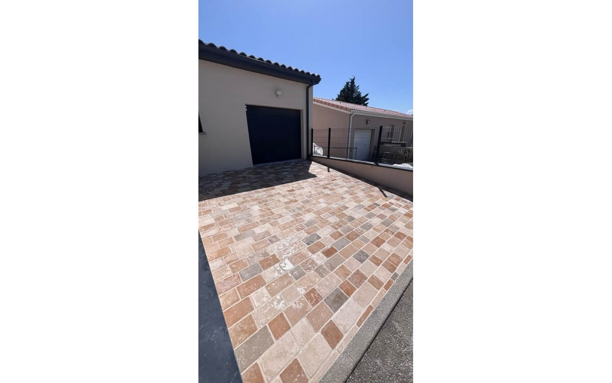 Conception Entre de maison en pierra nature - Drme cre le 13/10/2025