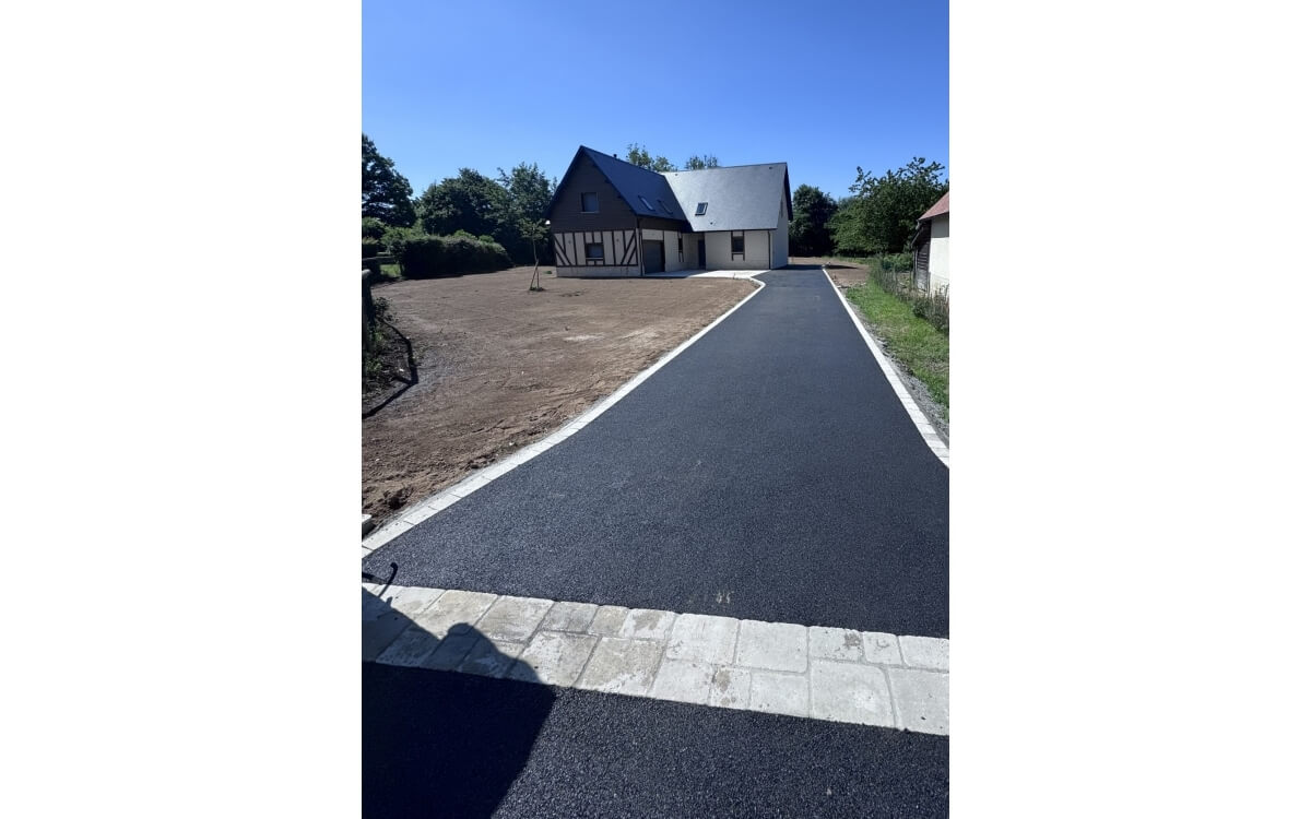 Conception Entre de maison en pavage et enrob  chaud  Le Torquesne  ralise le 14/05/2025