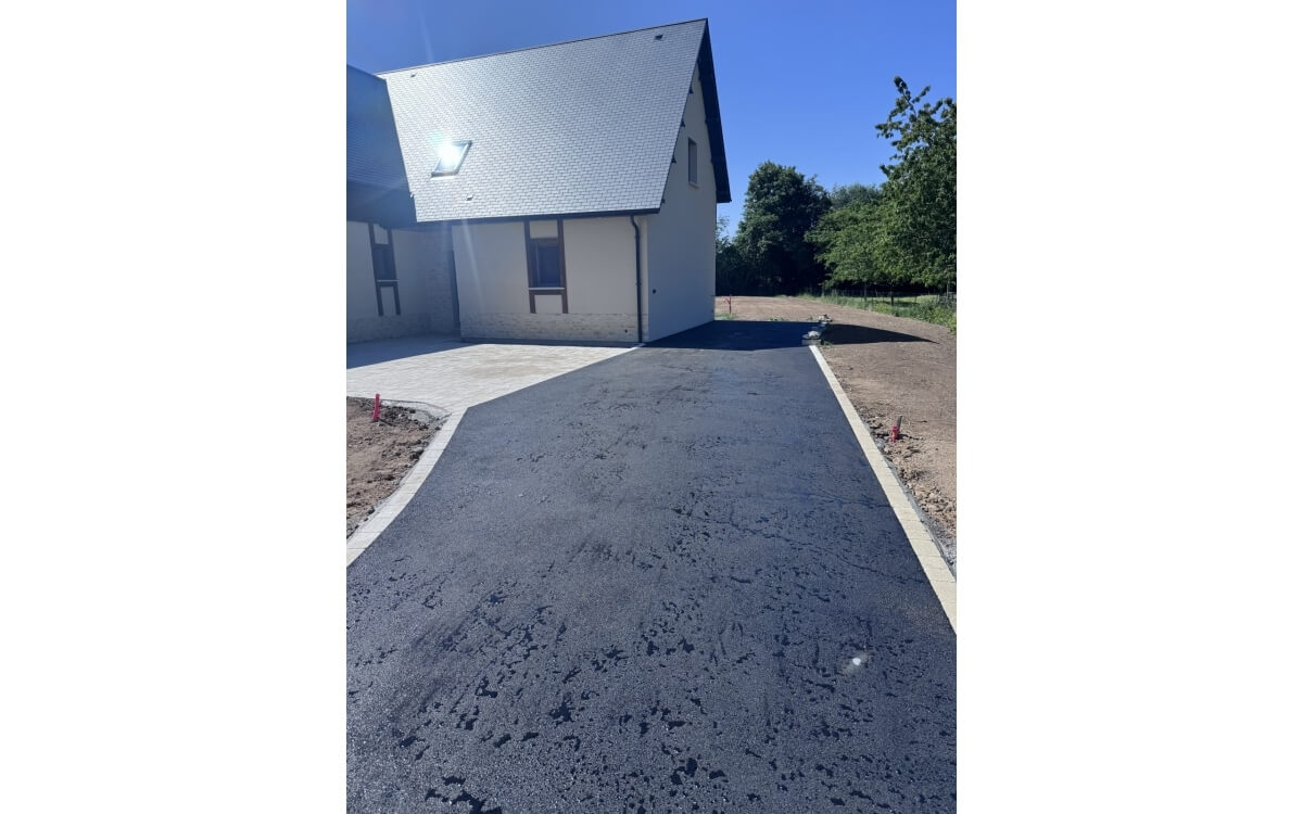 Conception Entre de maison en pavage et enrob  chaud  Le Torquesne  ralise le 14/05/2025