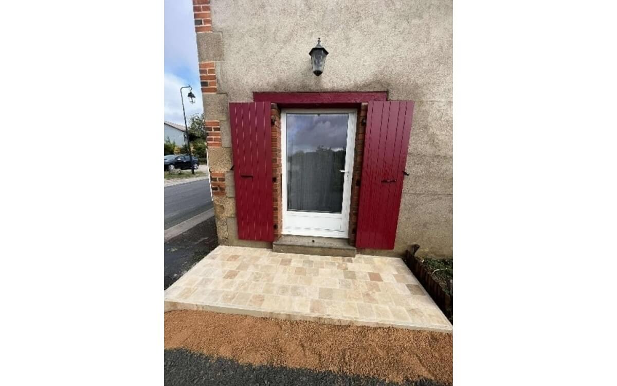 Ralisation Entre de maison en pavage travertin - Allier