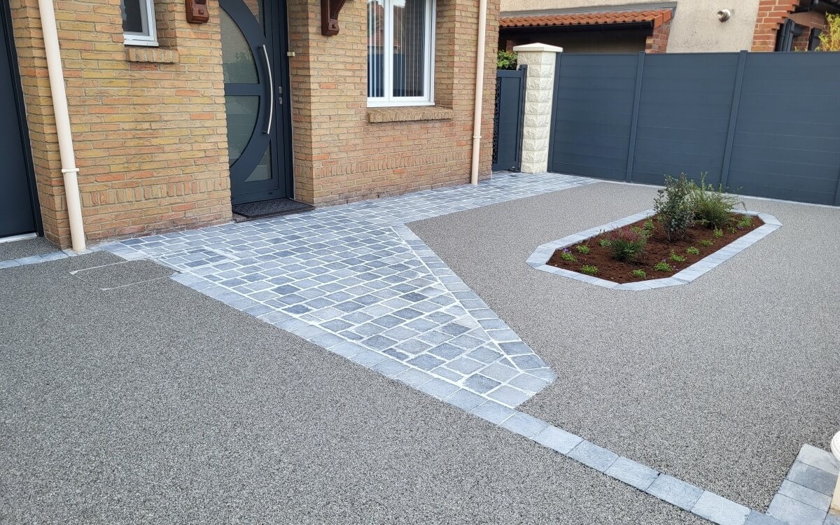 Ralisation Entre de maison en dallage  pavage et Hydrostar  COUDEKERQUE BRANCHE cre le 17/09/2025