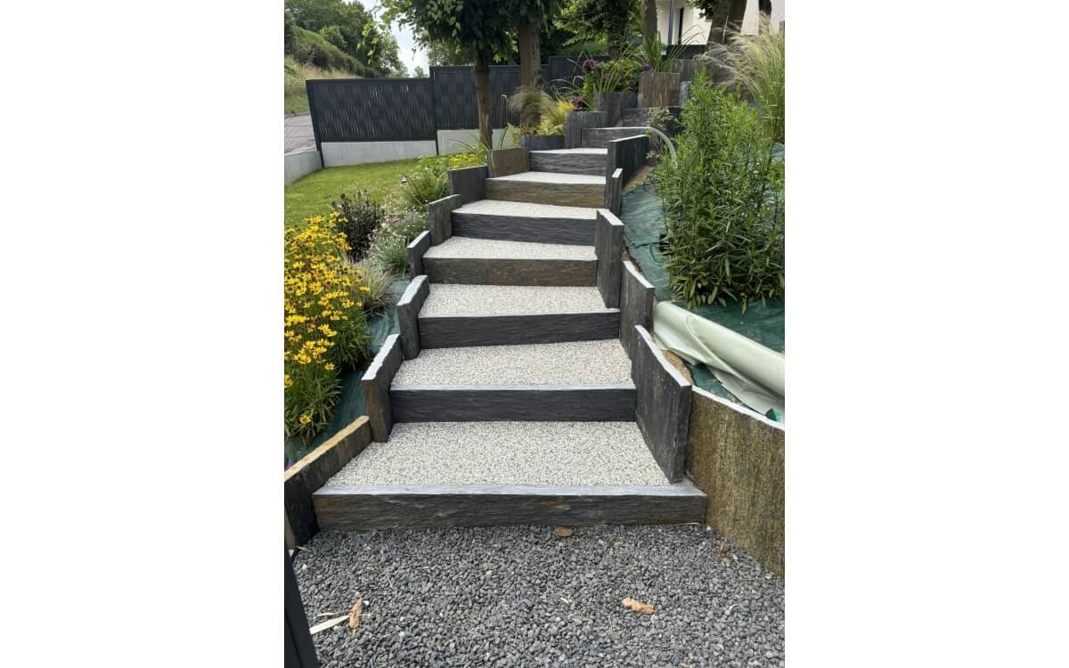 Ralisation Entre de maison en Hydrostar  TOURVILLE LA RIVIERE conue le 01/12/2025