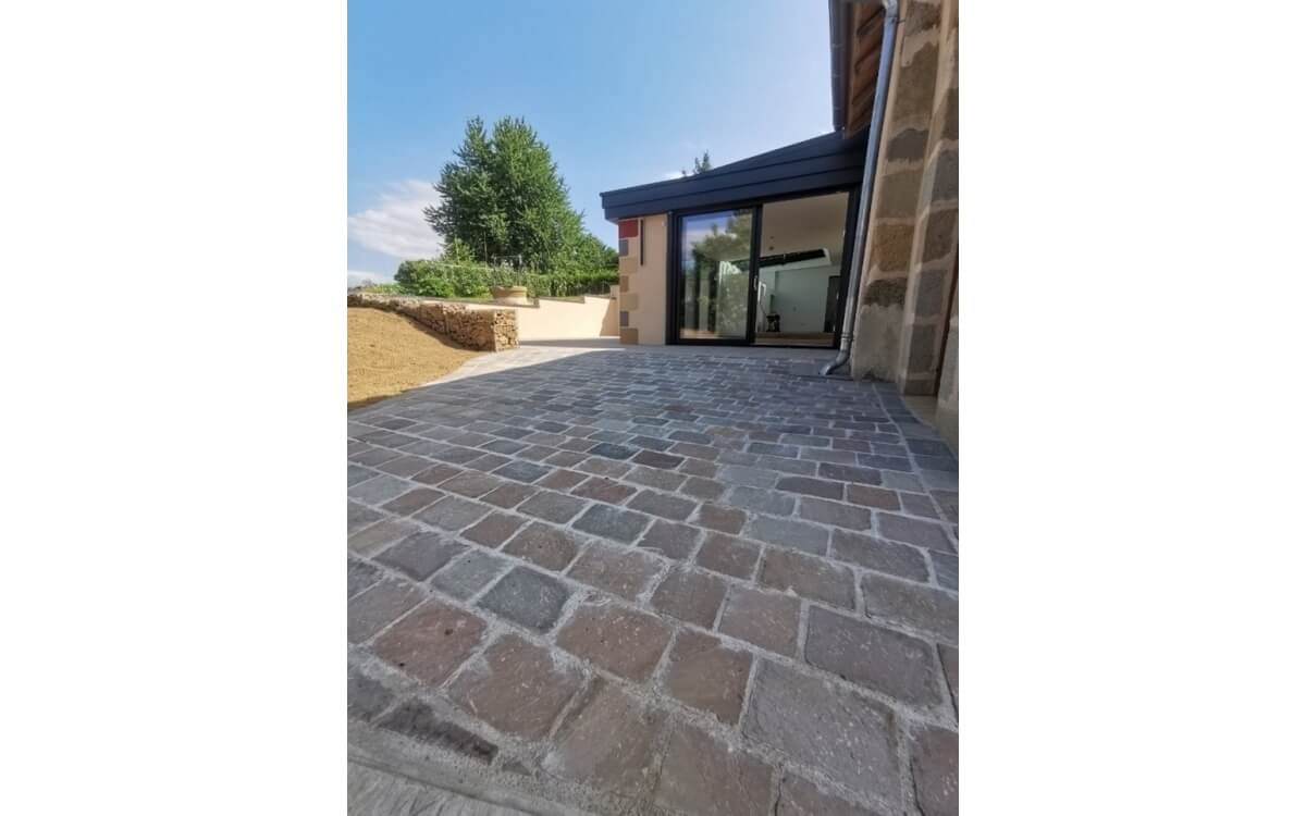 Cr�ation Entr�e de maison en pavage gres metissay - Allier