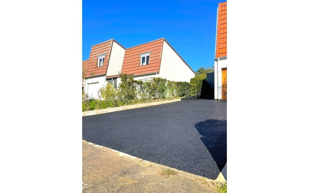 Conception Entr�e de maison en enrob� � chaud - Meurthe et Moselle r�alis�e le 31/10/2025