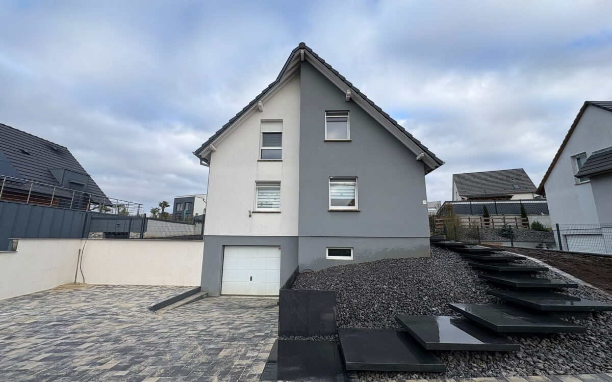 R�alisation Terrasse et plage piscine en ceramique, Marche palliere et pavage � Gundershoffen con�ue le 11/12/2025