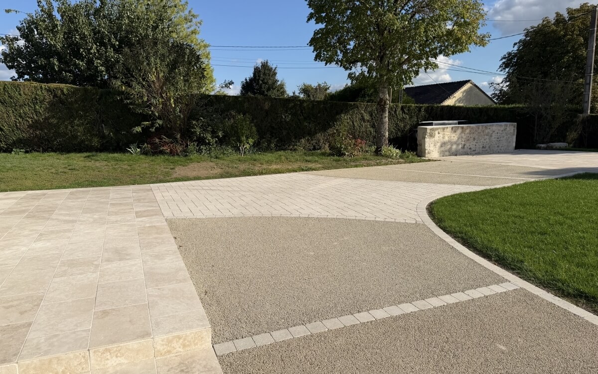 Conception Entr�e de maison en Min�ralstar � � Civray en touraine r�alis�e le 12/05/2026