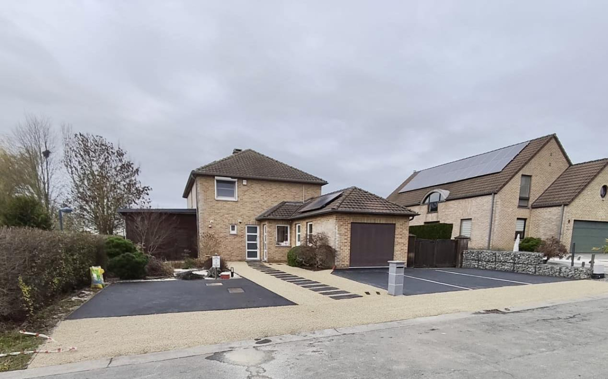Conception Entr�e de maison en Alv�ostar� et enrob� � chaud - Hainaut cr��e le 17/02/2026