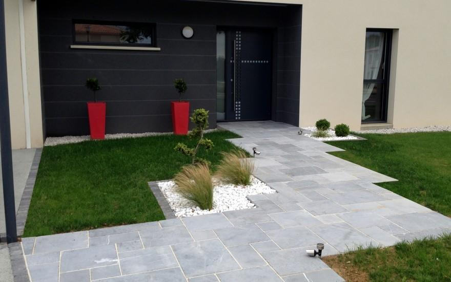 Ralisation Entre de maison en pavage  La Sguinire cre le 01/05/2025