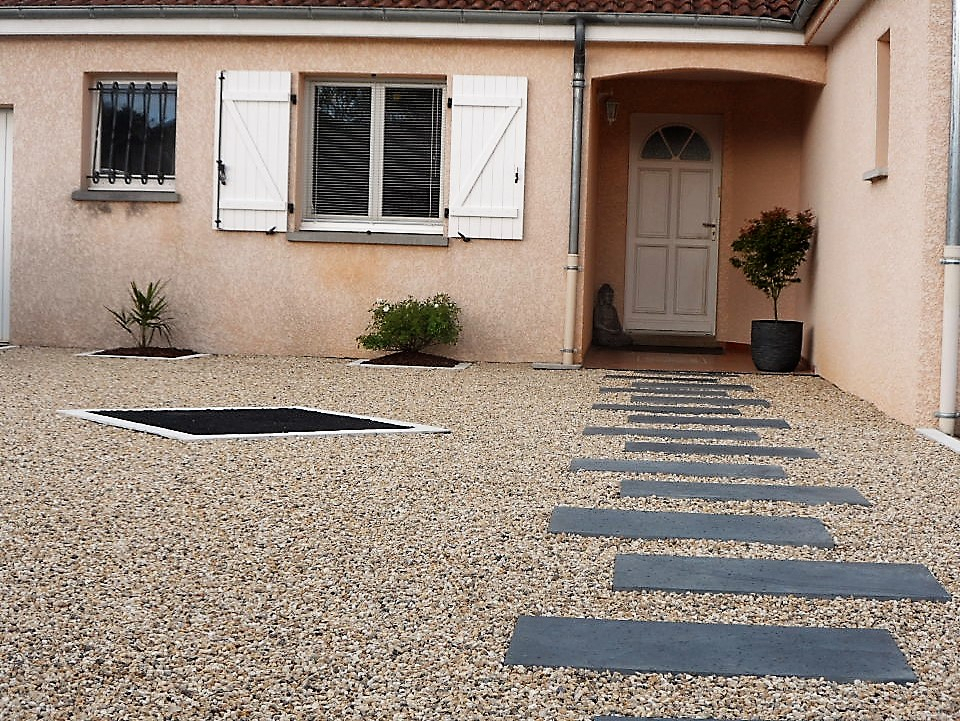 Ralisation Entre de maison en Gravistar - Entreprise Girard  Seychalles conue le 03/01/2019