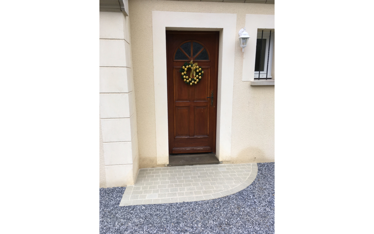 Ralisation Entre de maison en Pav La Couture - Entreprise De Lima  Blois conue le 14/02/2019