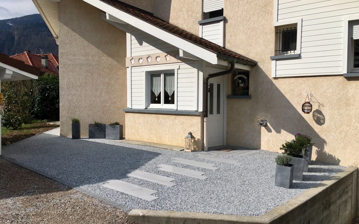 Création Entrée de maison en Boibé® et Alvéostar® - Haute Savoie conçue le 04/06/2019
