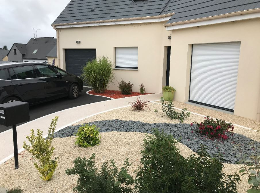 Cration Entre de maison en enrob noir  chaud et Minralstar  Forc ralise le 06/09/2019