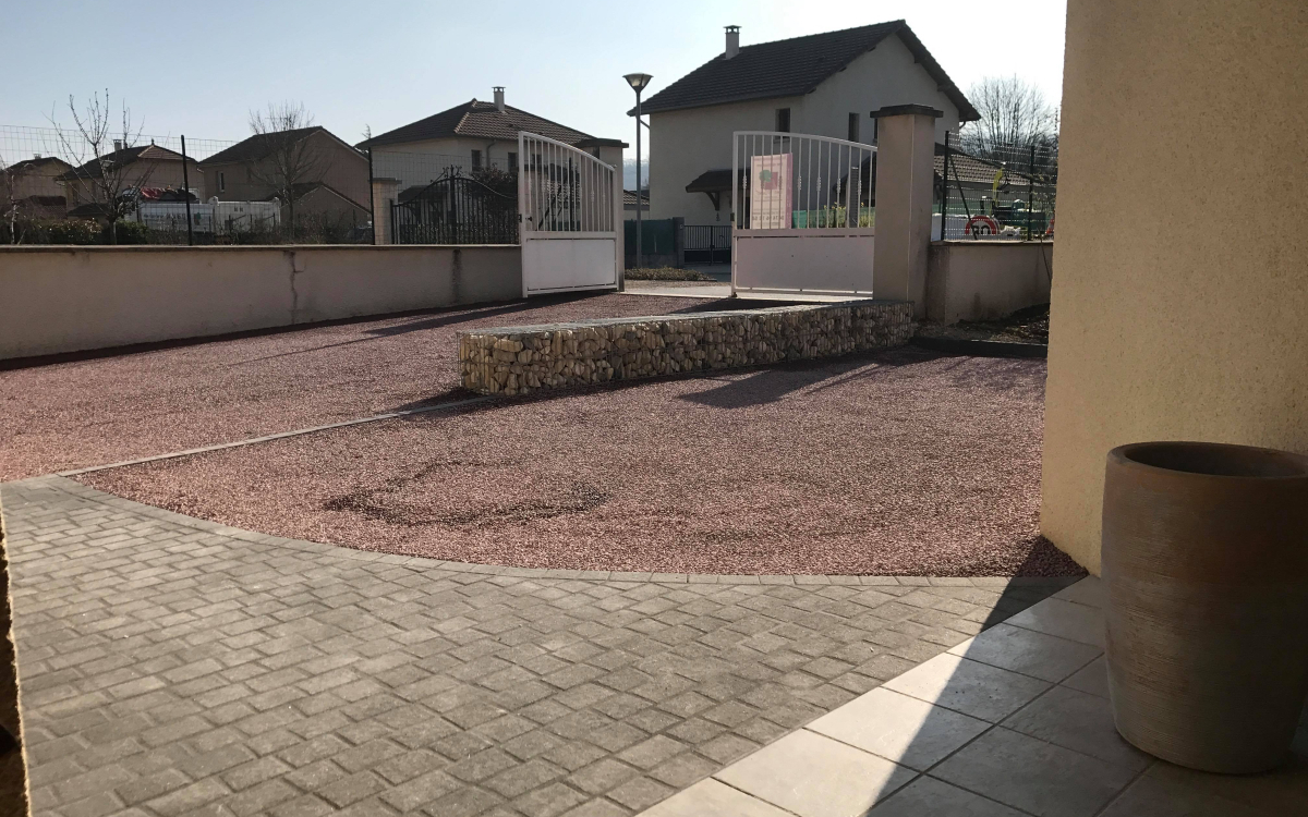 Ralisation Entre de maison en Alvostar, pavage avec les Pavs la couture  Cessieu conue le 29/03/2024