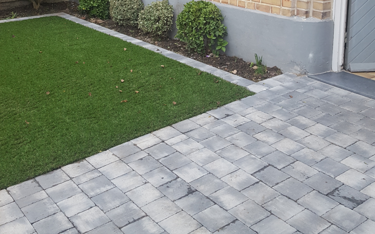 Ralisation Entre de maison en DM Green et pavage  Linselles conue le 21/02/2018