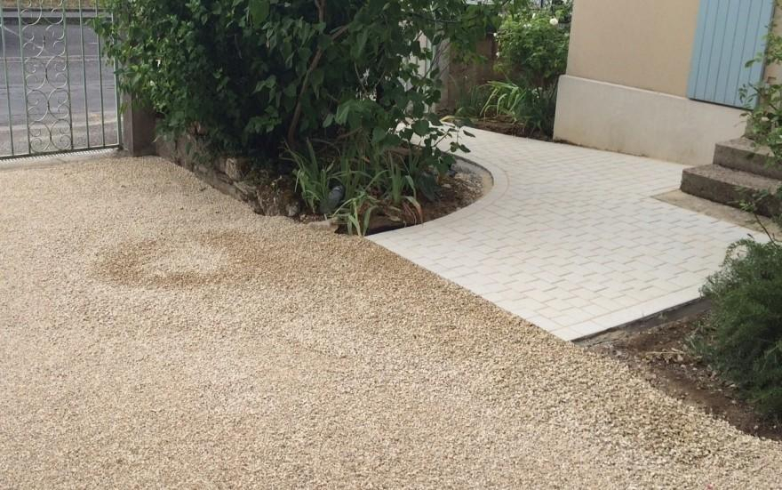 Cration Entre de maison en Alvostar et pavage  Angoulme ralise le 30/04/2025