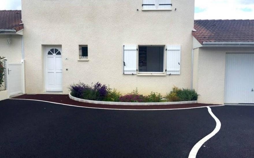 Conception Entre de maison en Stardraine et enrob noir  chaud  Moirans ralise le 01/05/2025
