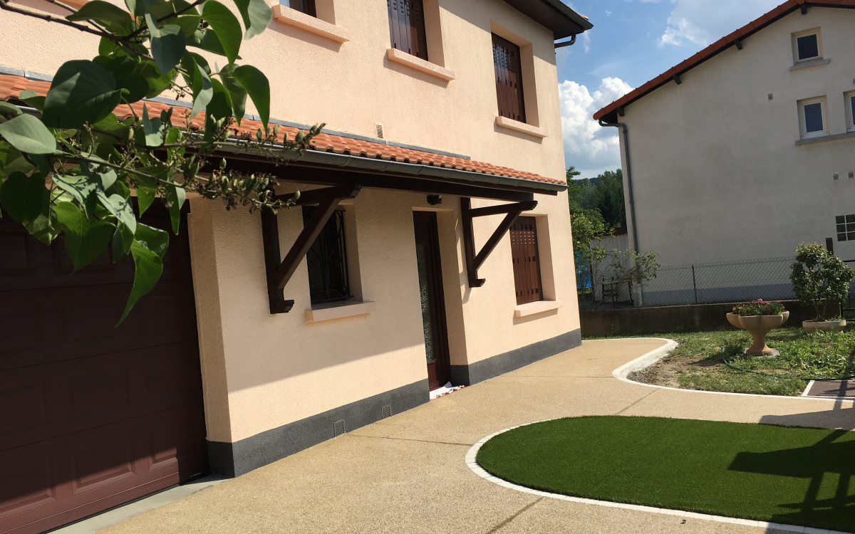 Conception Entre de maison en bton dsactiv et DM Green  Blanzat ralise le 01/05/2025