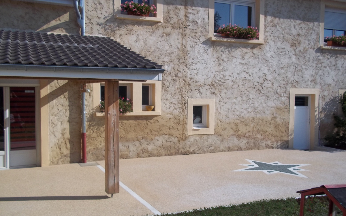 Conception Entr�e de maison en Min�ralstar� � Buzy-Darmont r�alis�e le 28/12/2017