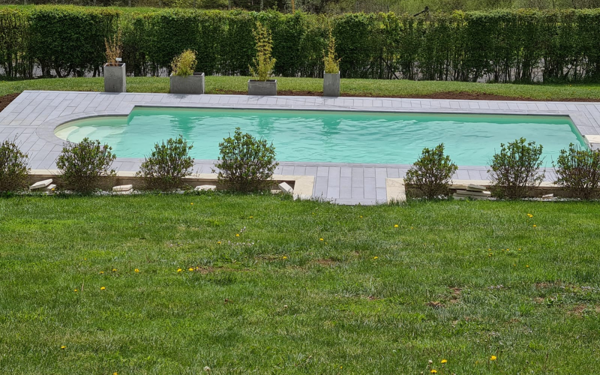 Ralisation Plage de piscine en Boib - Cantal cre le 02/07/2021