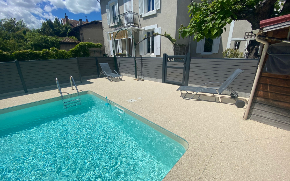 Ralisation Plage de piscine en Hydrostar  VOIRON conue le 25/05/2021