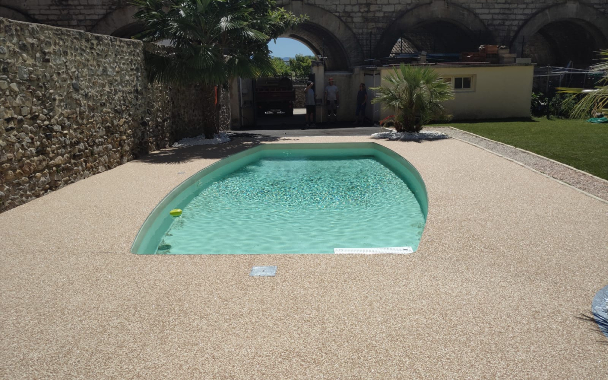 Cration Plage de piscine en Hydrostar - Drme conue le 17/03/2022