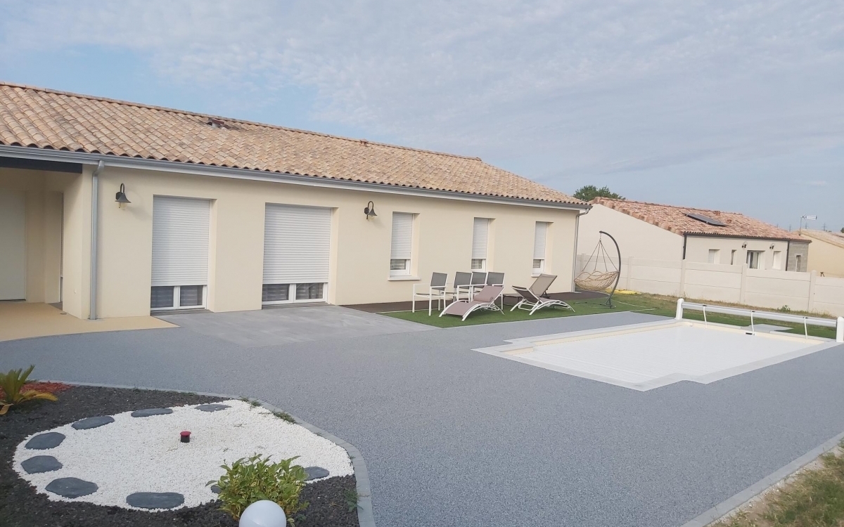 Conception Plage de piscine en Hydrostar® - Gironde créée le 22/07/2022