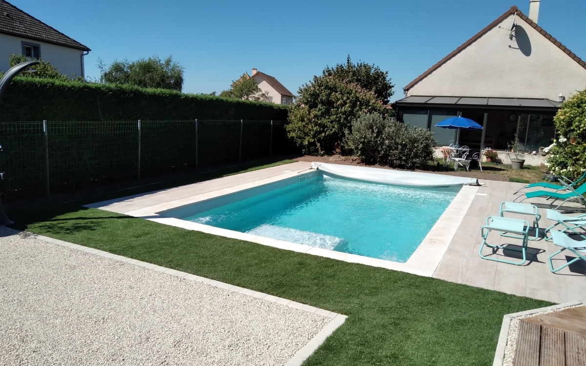 Conception Plage de piscine en Dm green® et pavage dallage - Saône-et-Loire réalisée le 29/09/2022