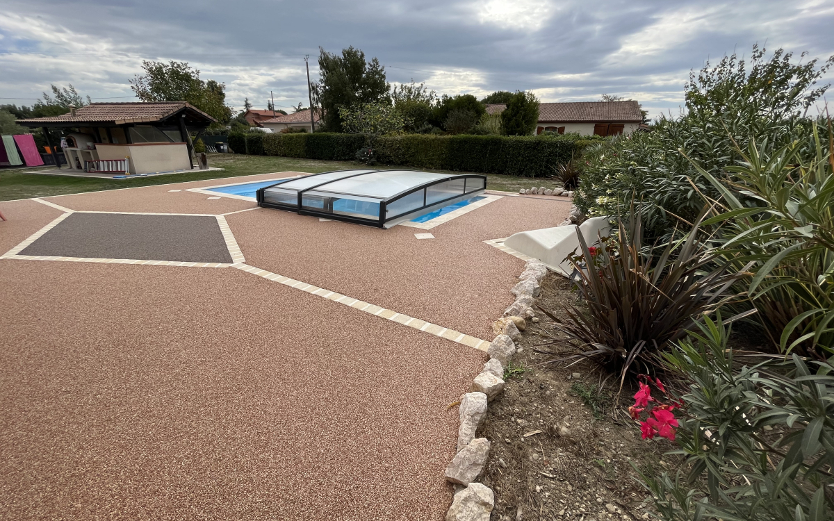 Ralisation Plage de piscine en Hydrostar  Lafitte-Vigordane cre le 18/06/2021