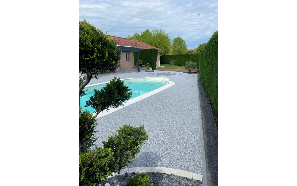 Ralisation Plage de piscine en Hydrostar  CERTINES conue le 15/06/2023