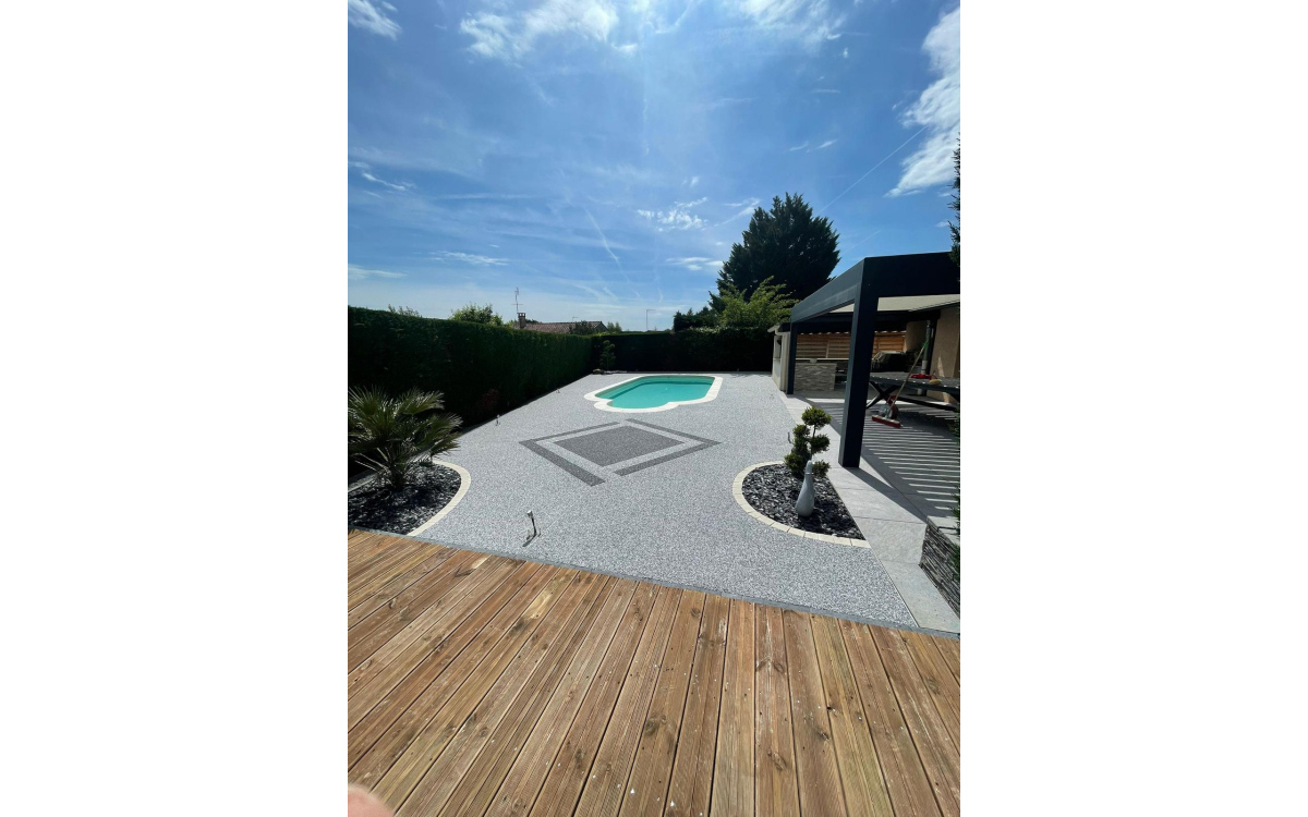 Conception Plage de piscine en Hydrostar  CERTINES cre le 15/06/2023