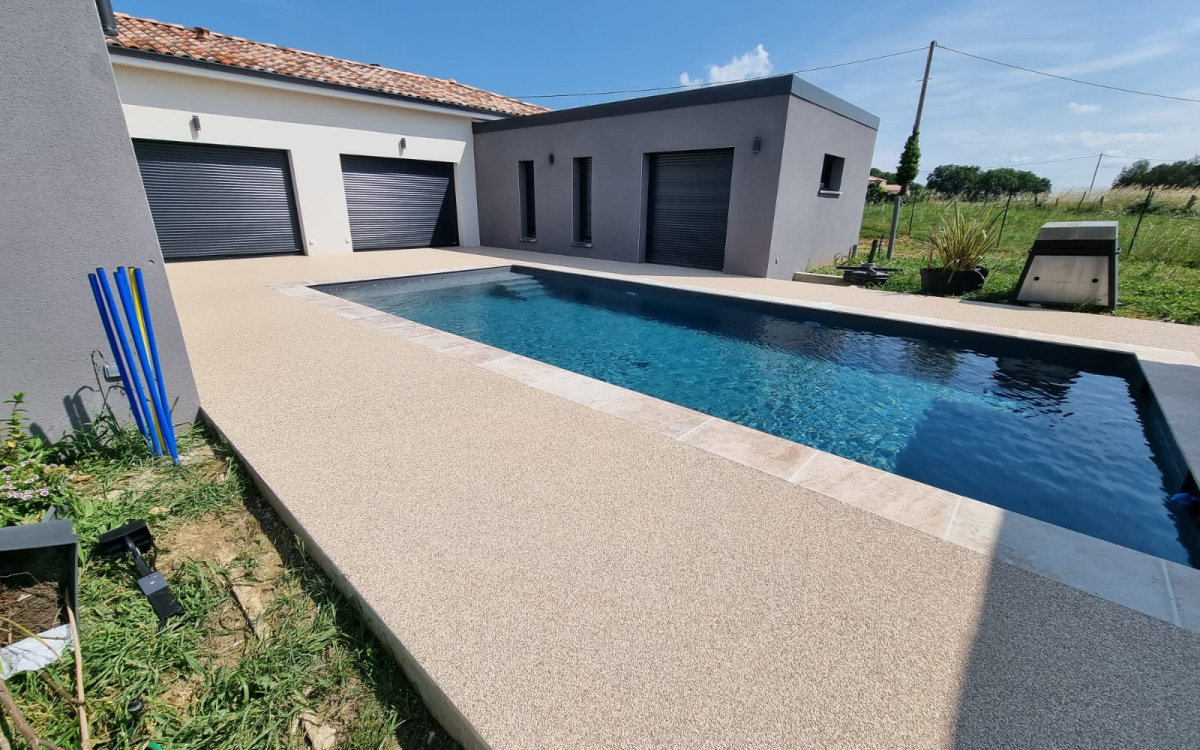 Conception Plage de piscine en Hydrostar  Saint Genest de contest ralise le 16/11/2023