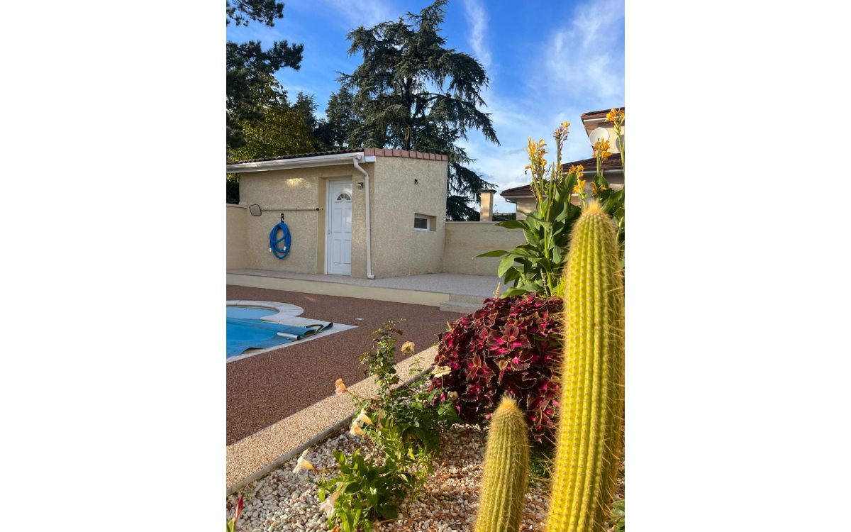 Cration Plage de piscine en Hydrostar - Isre ralise le 07/11/2023