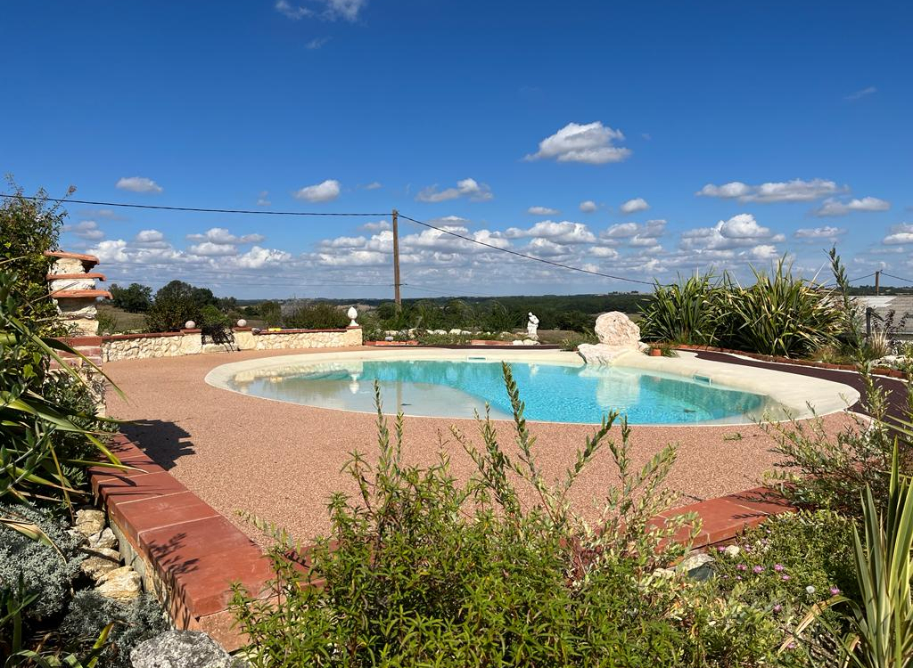 Cration Plage de piscine en Hydrostar, Pav la couture et Stardraine  Jegun ralise le 10/11/2023