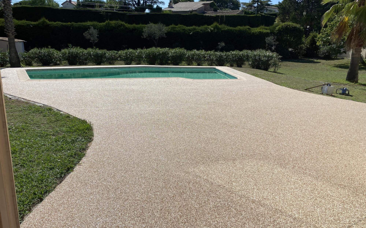 Cration Plage de piscine en Hydrostar  Mougins conue le 23/09/2023