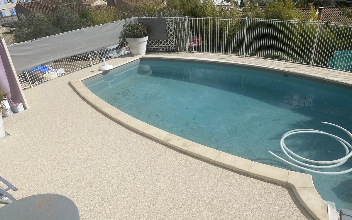 Cration Plage de piscine en Hydrostar conue le 29/04/2024