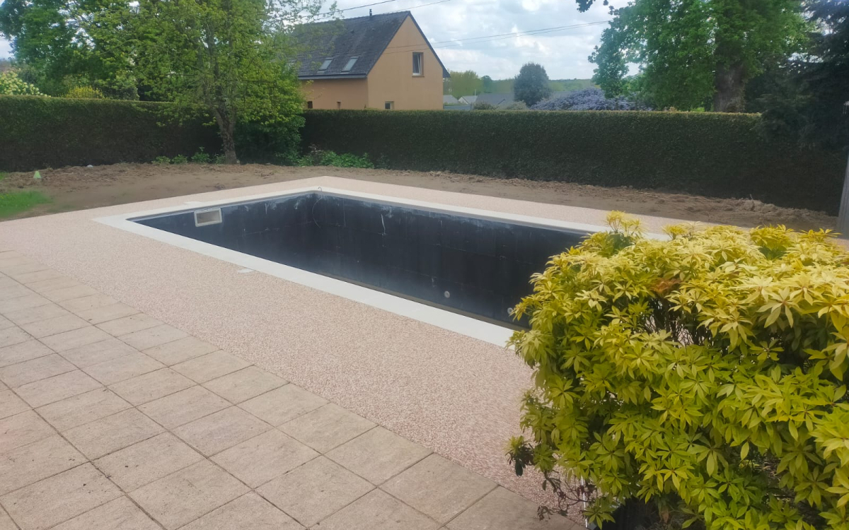 Ralisation Plage de piscine en Hydrostar - Manche conue le 25/09/2024