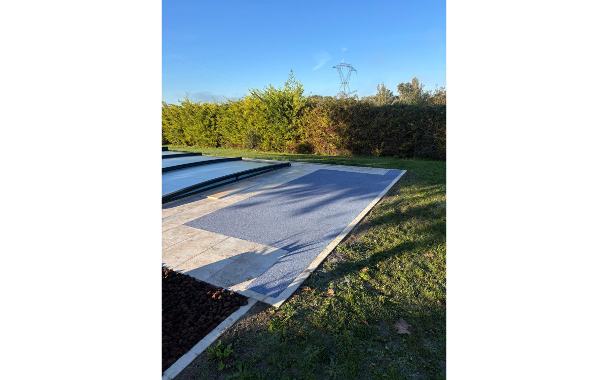 Conception Plage de piscine en Min�ralstar � - Dr�me r�alis�e le 30/10/2024