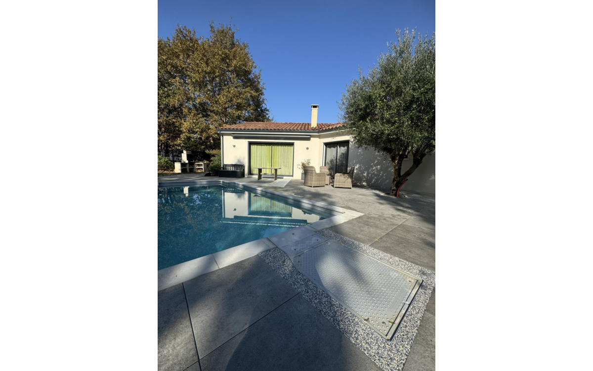Conception Plage de piscine en Dm profil, grs crame et Hydrostar  Bondigoux  cre le 04/11/2024