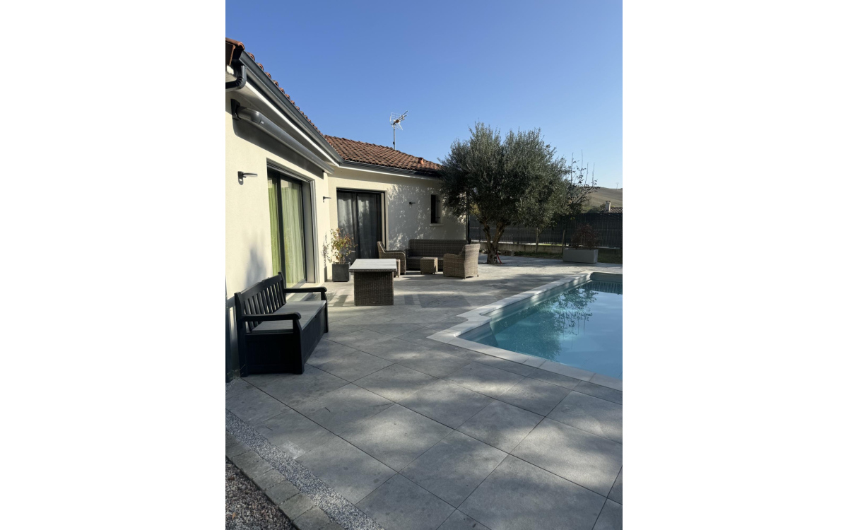 Conception Plage de piscine en Dm profil, grs crame et Hydrostar  Bondigoux  cre le 04/11/2024