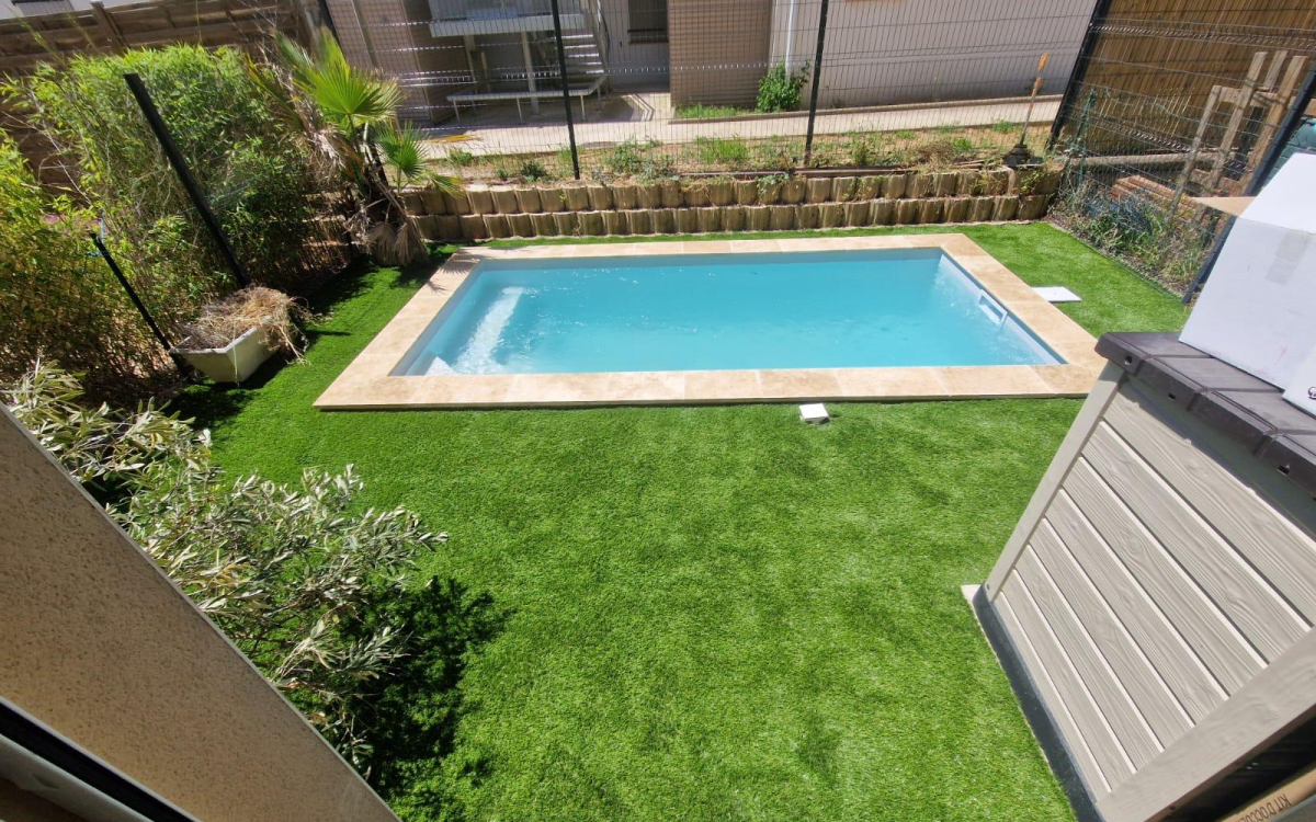 Conception Plage de piscine en Dm green - Hrault ralise le 18/12/2024