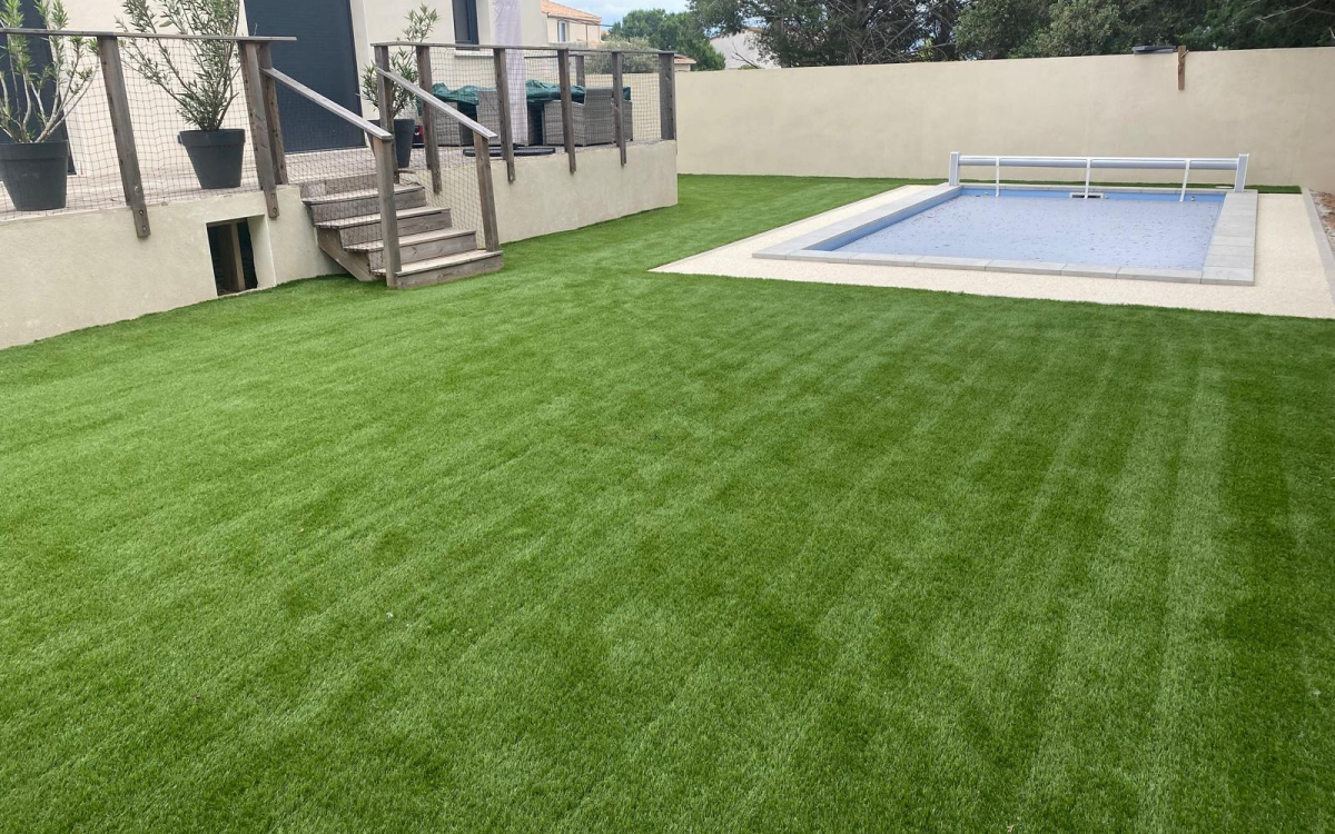 Ralisation Plage de piscine en Dm green, Hydrostar et Pav la couture - Hrault cre le 18/12/2024