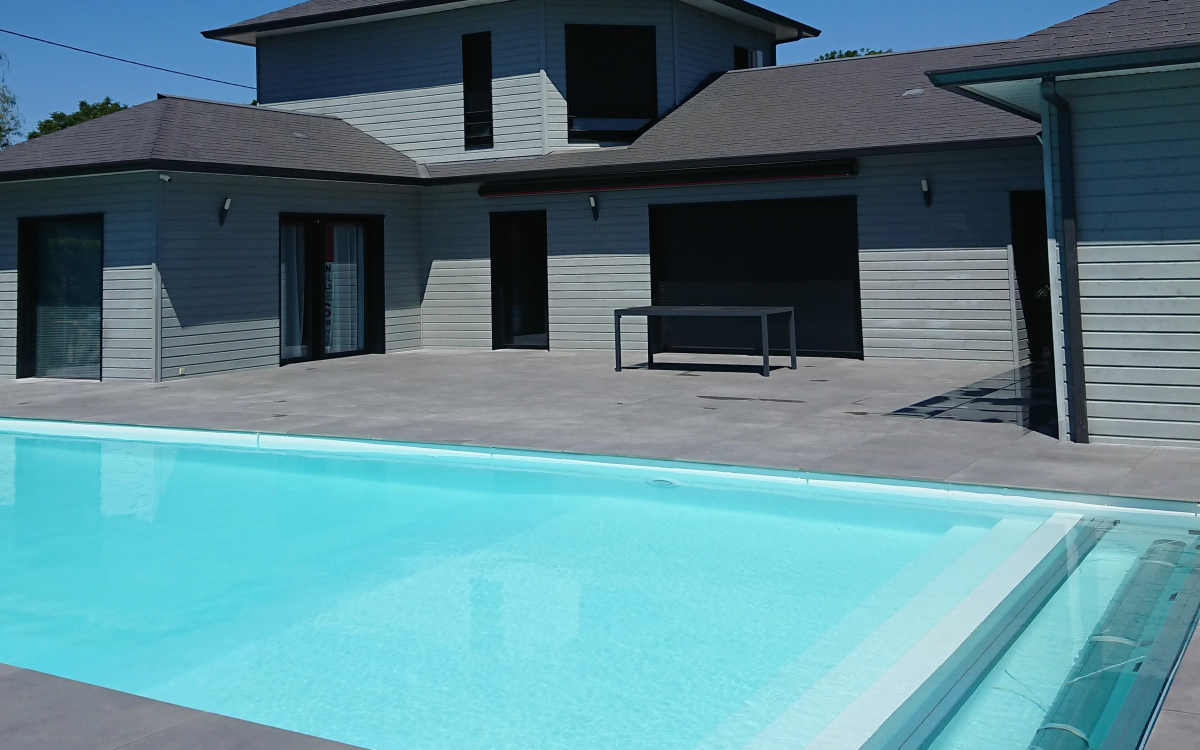 Conception Plage de piscine en dallage sur plots - Calvados cre le 20/12/2024